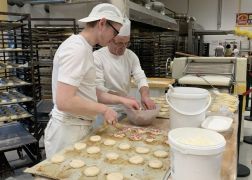 Baecker Czech In Jena Feierte 25 Jaehriges 0007